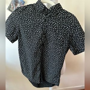 American Eagle black 100% cotton button down short sleeve shirt w white graphics
